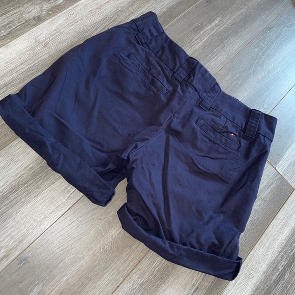 TOMMY HILFIGER NAVY BLUE CARGO SHORTS - Picture 2 of 5